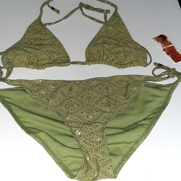 2 piece bikini - Picture 1 of 8